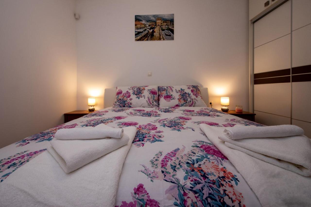Apartment Miss Tina トロギール エクステリア 写真